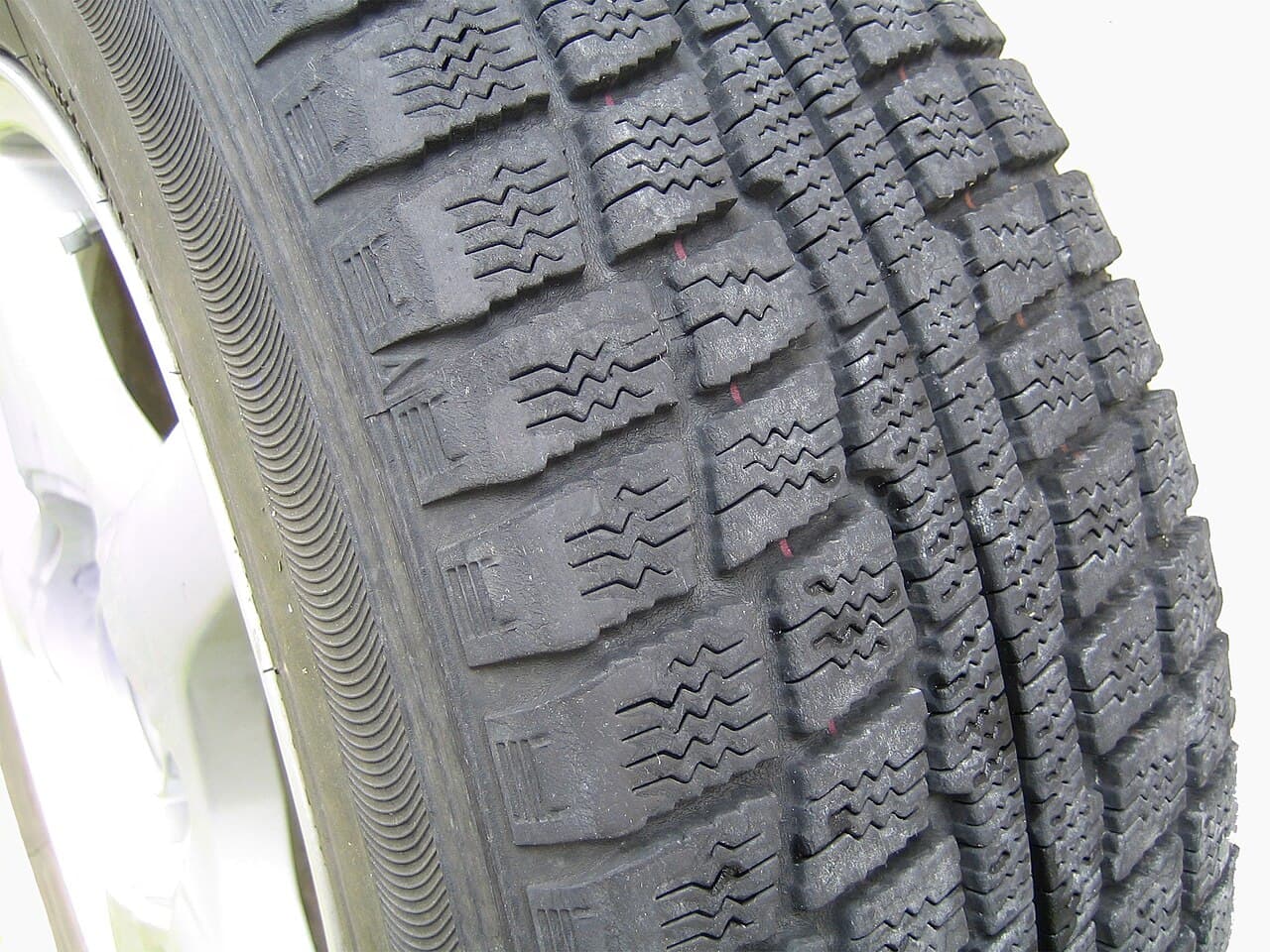 Kitkarenkaat 205/55 R16 – esimerkki